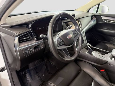 Used 2017 Cadillac XT5 Luxury w/ Driver Awareness Package FWD image 12