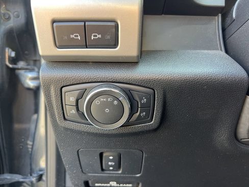 Used 2020 Ford F350 Lariat w/ Chrome Package AWD/4WD image 11