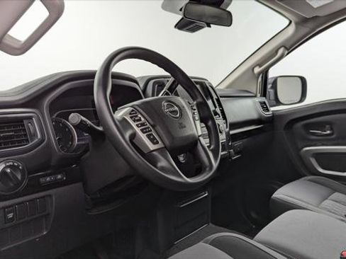 Used 2023 Nissan Titan SV image 21