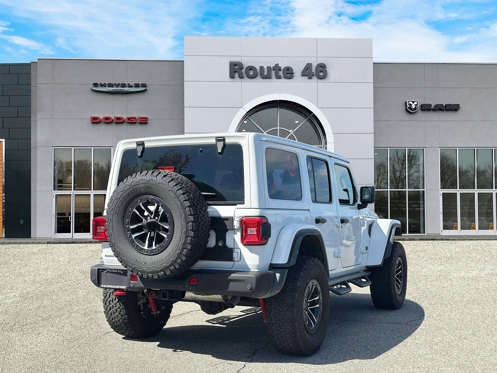 Used 2024 Jeep Wrangler Unlimited Rubicon AWD/4WD image 5