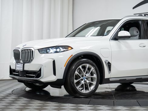 Used 2024 BMW X5 xDrive50e AWD/4WD image 25