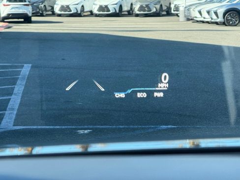 Certified 2025 Lexus ES 300h w/ Premium Package image 23