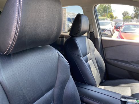 Used 2023 Nissan Rogue SV FWD image 24