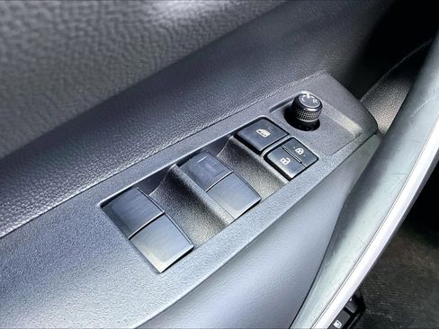 Used 2025 Toyota Corolla SE FWD image 33