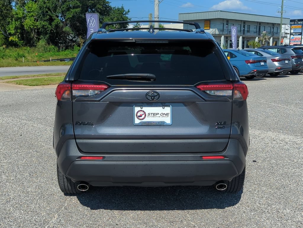 Used 2019 Toyota RAV4 XLE Premium w/ Cold Weather Package AWD/4WD image 6