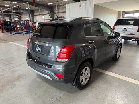 Used 2018 Chevrolet Trax LT w/ LT Convenience Package AWD/4WD image 7