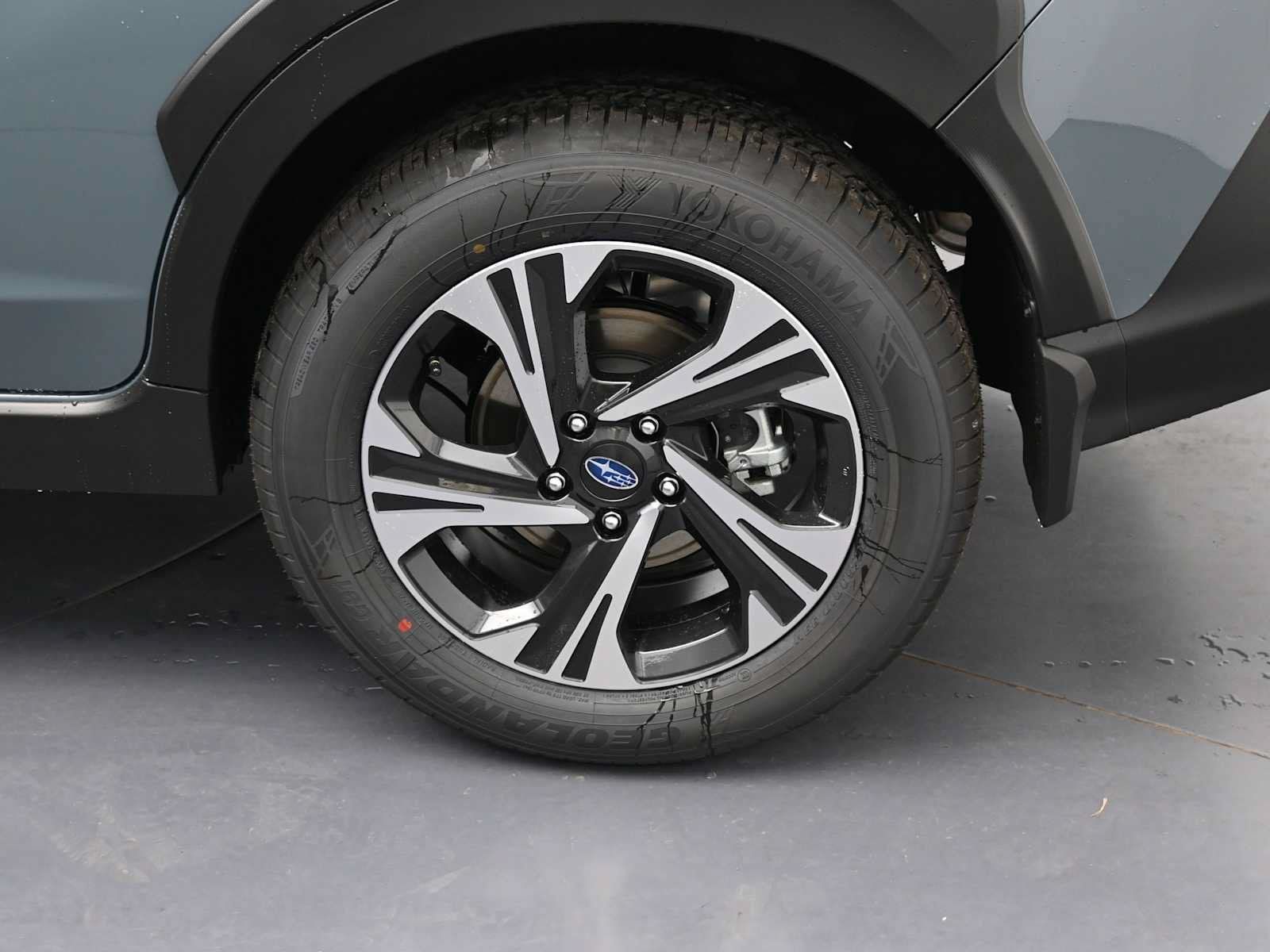 Used 2025 Subaru Crosstrek 2.5i Premium AWD/4WD image 4