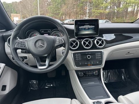 Used 2016 Mercedes-Benz CLA 250 image 11