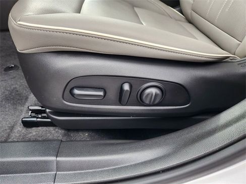 New 2025 Buick Envista Avenir image 18