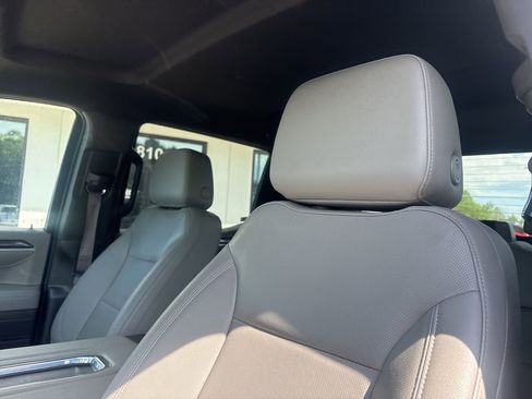 Used 2022 Chevrolet Silverado 1500 LTZ w/ Z71 Off-Road Package image 3