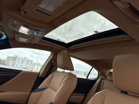 Certified 2025 Lexus ES 350 w/ Premium Package FWD image 22