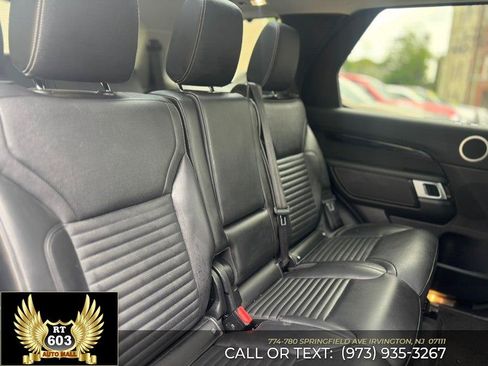 Used 2024 Land Rover Discovery S AWD/4WD image 12