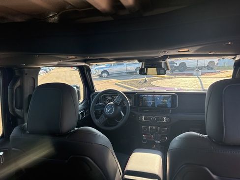 New 2026 Jeep Gladiator Rubicon w/ Safety Group image 30