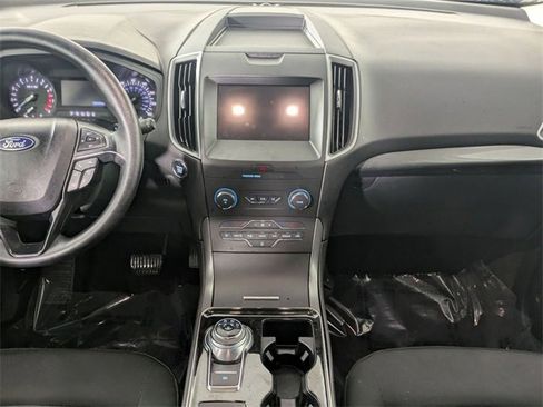 Used 2020 Ford Edge SE image 25