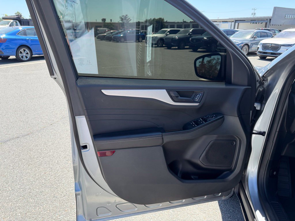 Used 2022 Ford Escape S AWD/4WD image 12