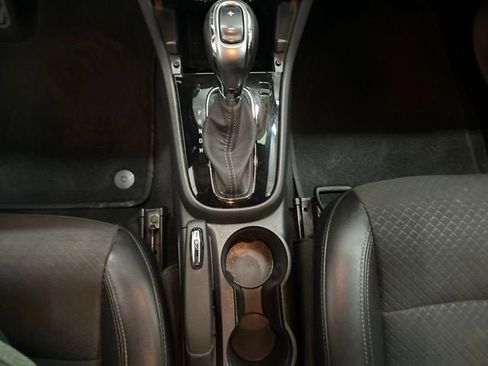 Used 2022 Buick Encore Preferred FWD image 12