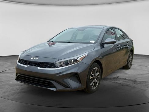 Used 2024 Kia Forte LXS FWD image 4