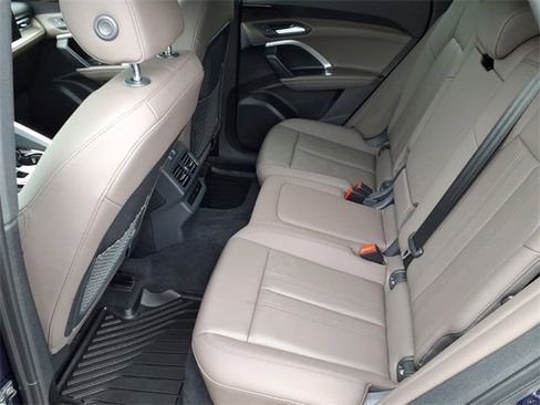 Used 2025 Audi Q5 Premium w/ Convenience Package image 9