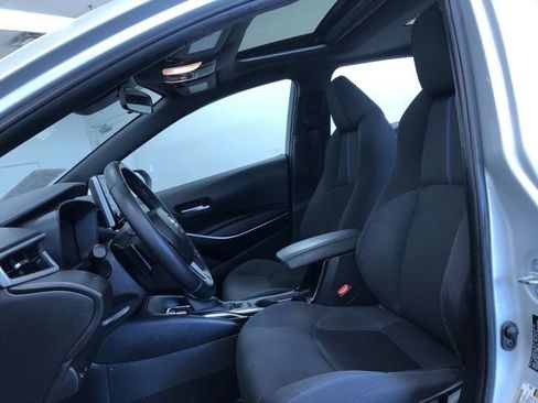 Certified 2021 Toyota Corolla SE w/ SE Premium Package image 18