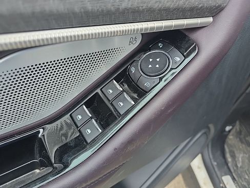 Used 2025 Ford Explorer Platinum w/ Ultimate Package image 9