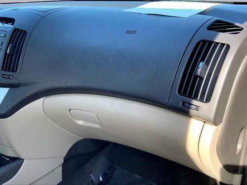Used 2010 Hyundai Elantra GLS FWD image 18