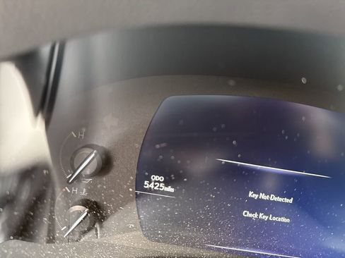 Used 2024 Lexus LX 600 4WD w/ Appearance Package image 18