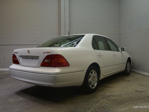 Used 2001 Lexus LS 430 RWD image 4