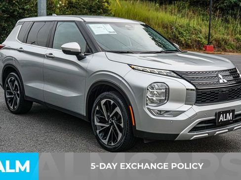 Used 2023 Mitsubishi Outlander SE image 5