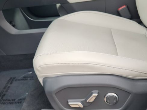 Used 2025 Hyundai Santa Fe SEL image 24