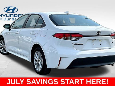 Used 2025 Toyota Corolla LE w/ LE Premium Package FWD image 5