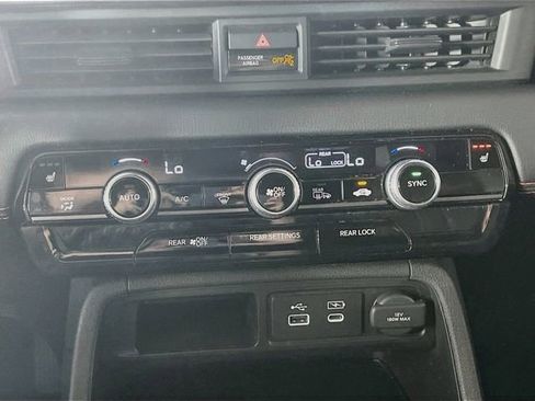 Certified 2023 Honda Pilot TrailSport image 17