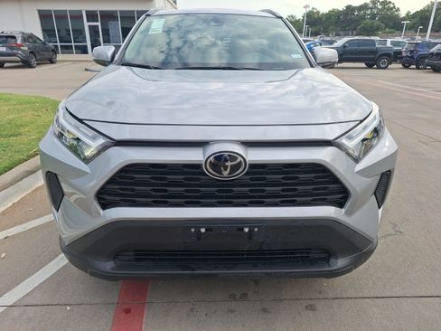 Used 2025 Toyota RAV4 XLE image 9