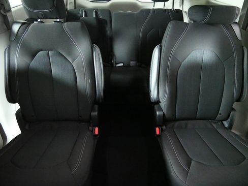 Used 2024 Chrysler Voyager LX FWD image 13