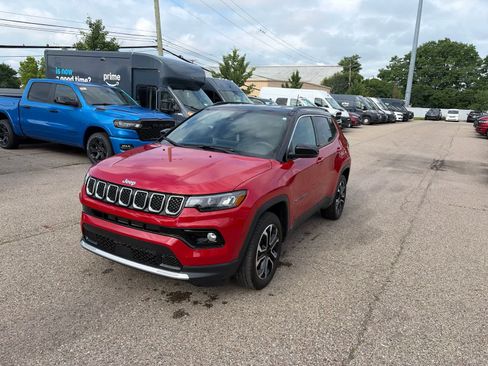 Certified 2023 Jeep Compass Limited AWD/4WD image 1
