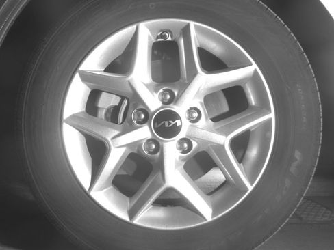 Used 2025 Kia Soul LX w/ LX Technology Package FWD image 12