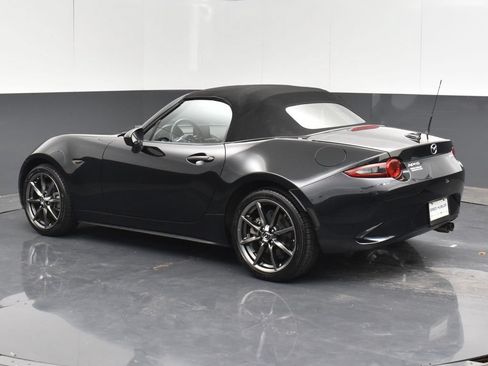 Used 2019 MAZDA MX-5 Miata Grand Touring RWD image 17