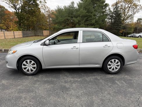 Used 2010 Toyota Corolla LE image 4