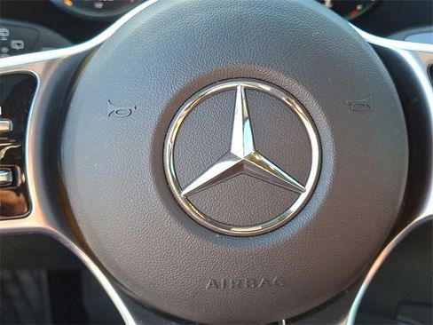 Used 2020 Mercedes-Benz GLC 300 image 19