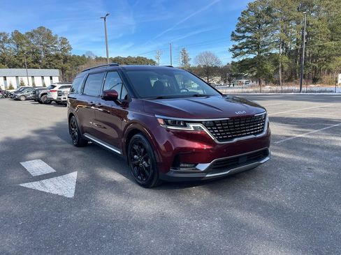 Used 2023 Kia Carnival SX Prestige image 4