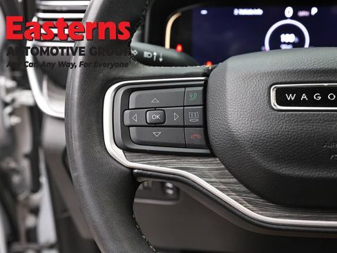 Used 2024 Jeep Wagoneer L Series II RWD image 14