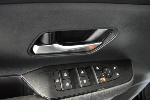 Certified 2025 Nissan Kicks SV AWD/4WD image 8