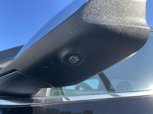 Used 2020 Chevrolet Equinox Premier image 3