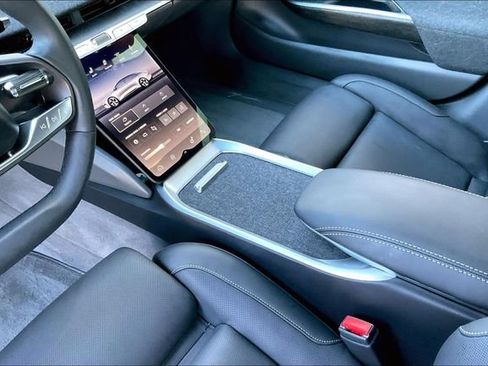 Used 2024 Lucid Air Touring image 17