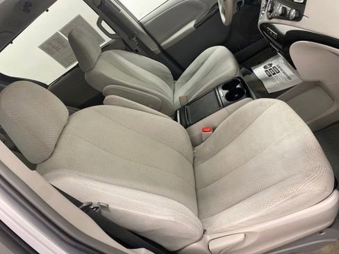 Used 2012 Toyota Sienna LE image 29