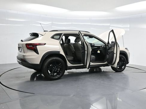 New 2026 Chevrolet Trax ACTIV w/ Driver Confidence Package FWD image 4