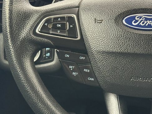 Used 2017 Ford Escape SE image 22