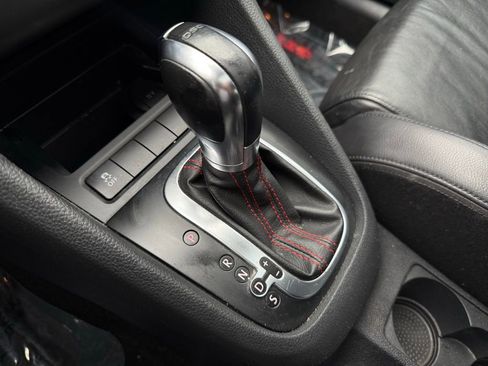 Used 2011 Volkswagen Golf 4-Door image 25