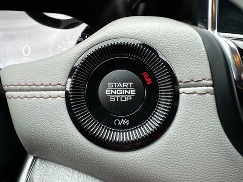 Used 2024 Jeep Compass Limited image 19