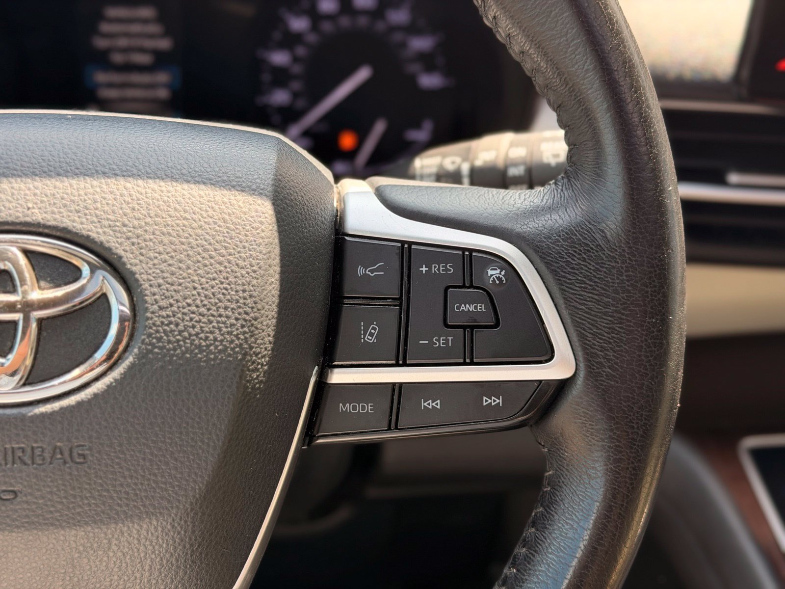 Used 2021 Toyota Sienna XLE FWD image 37