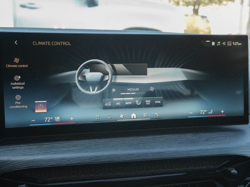 Certified 2025 BMW 430i Coupe w/ Convenience Package image 26